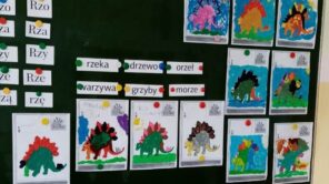 Czytaj więcej o: DZIEŃ DINOZAURA w klasie pierwszej